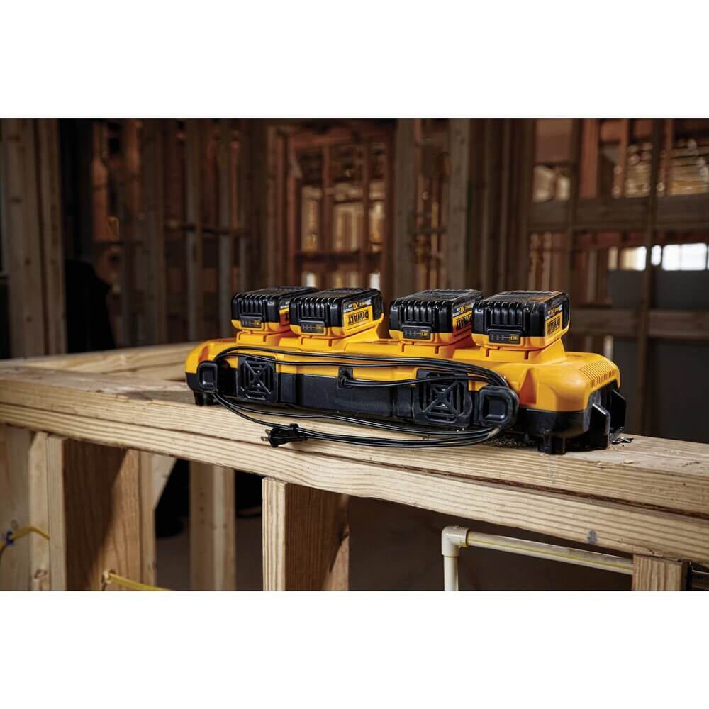 DEWALT Multiport Simultaneous Fast Charger
