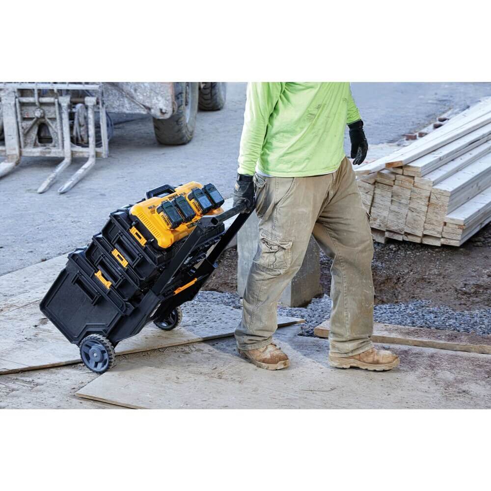 DEWALT Multiport Simultaneous Fast Charger