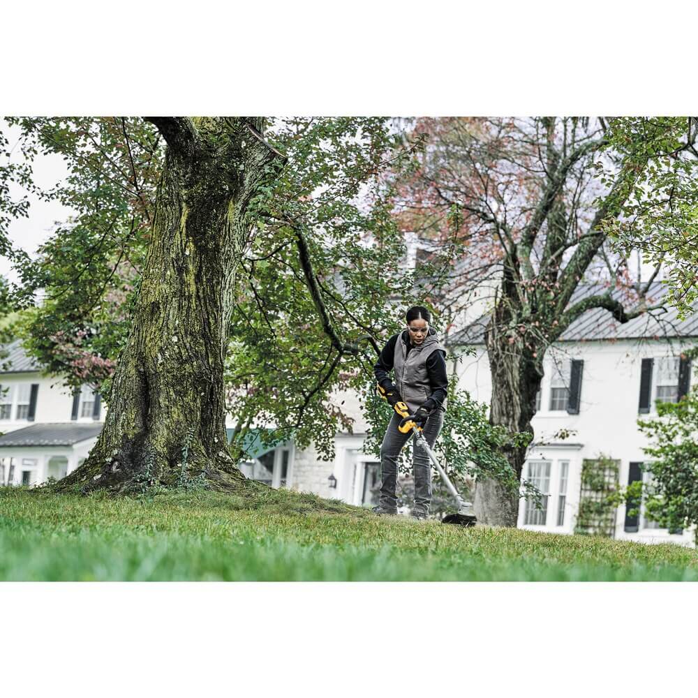 DEWALT 20V MAX* 14 in Cordless Folding String Trimmer