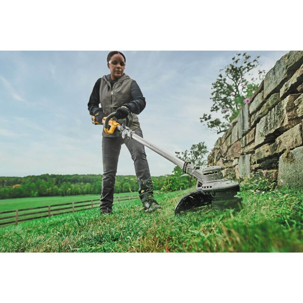 DEWALT 20V MAX* 14 in Cordless Folding String Trimmer