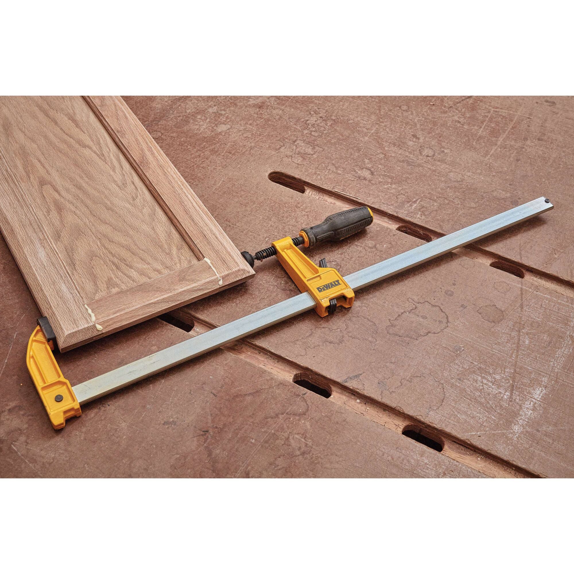 DeWalt 6 in Heavy-Duty Bar Clamp