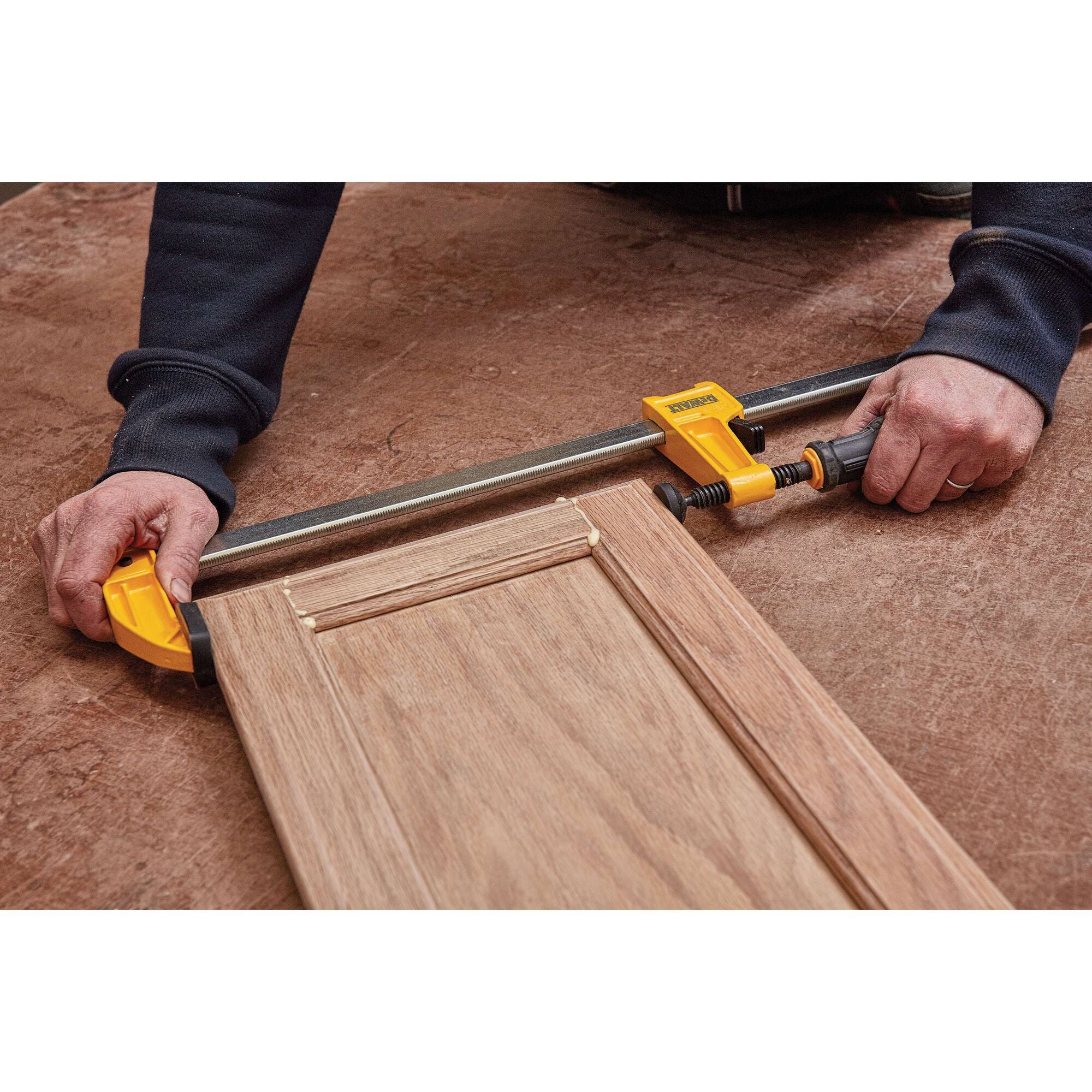 DeWalt 6 in Heavy-Duty Bar Clamp