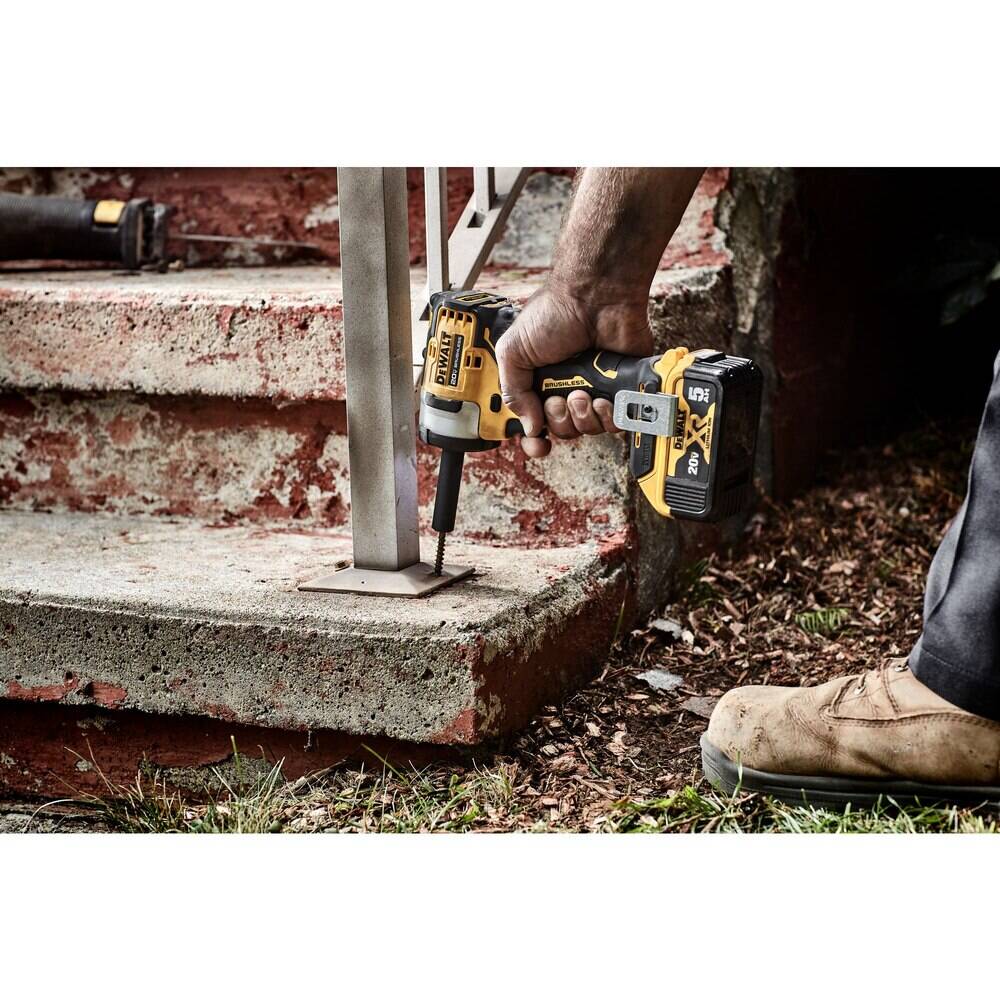 DEWALT 20V MAX* 1/2" Impact Wrench with Hog Ring