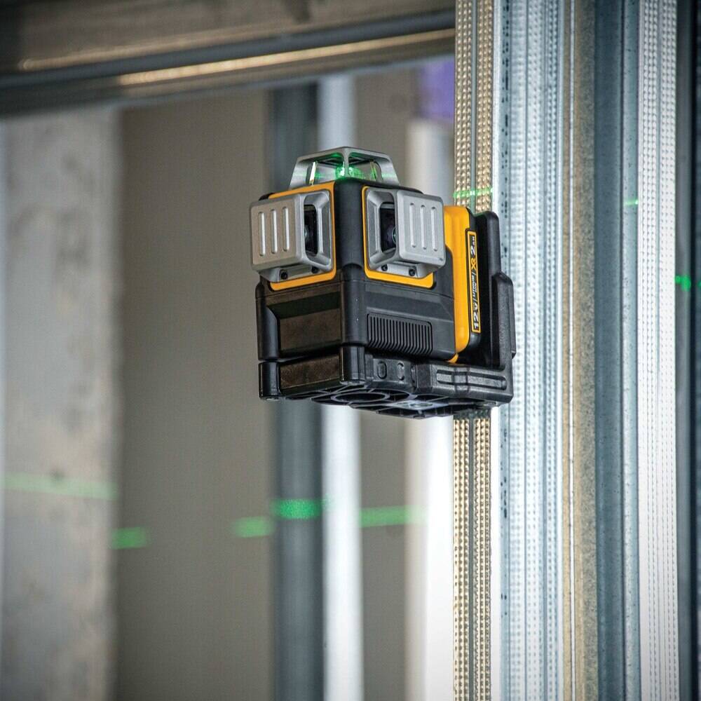 DEWALT 12V MAX Line Laser 3 X 360 Green Yellow