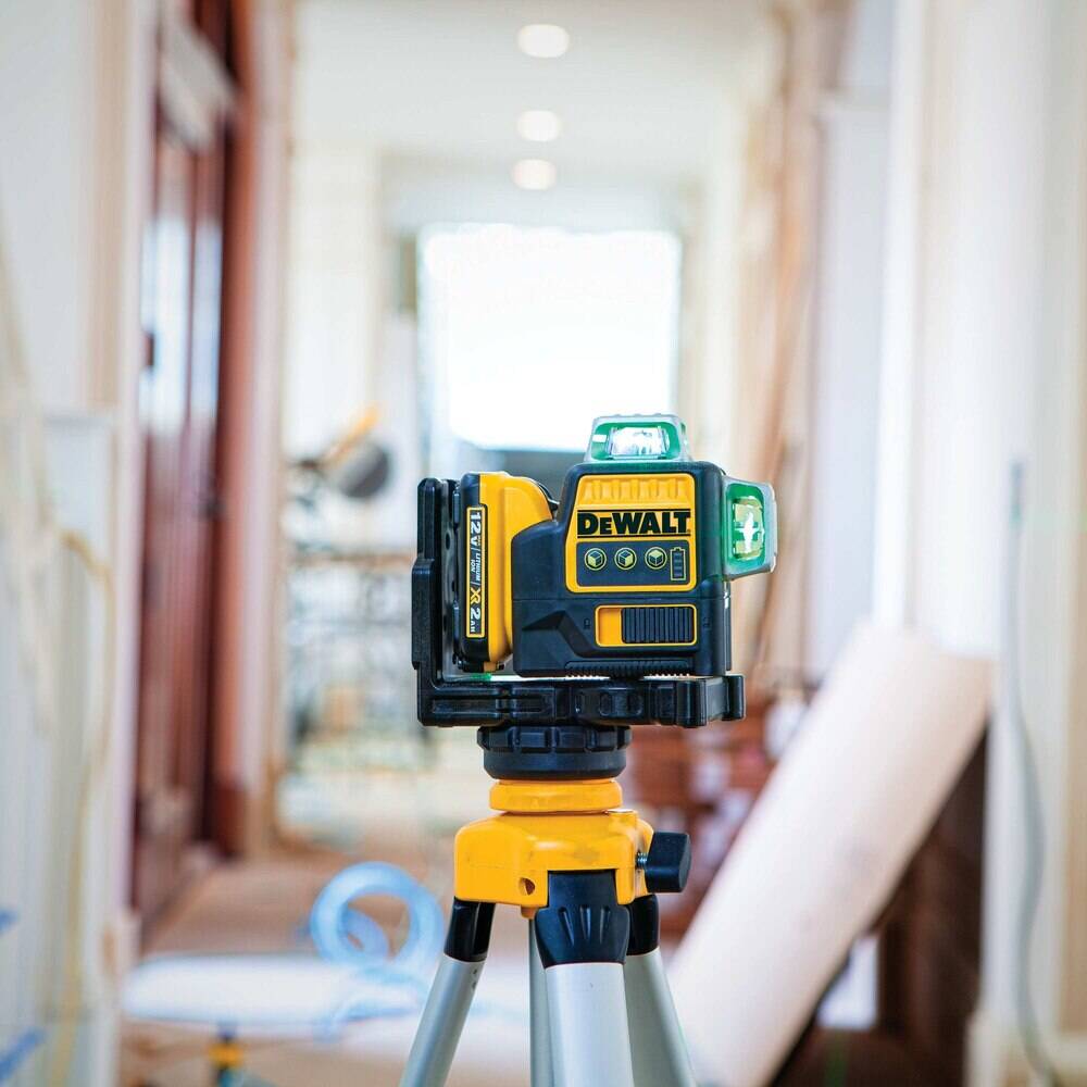DEWALT 12V MAX Line Laser 3 X 360 Green Yellow
